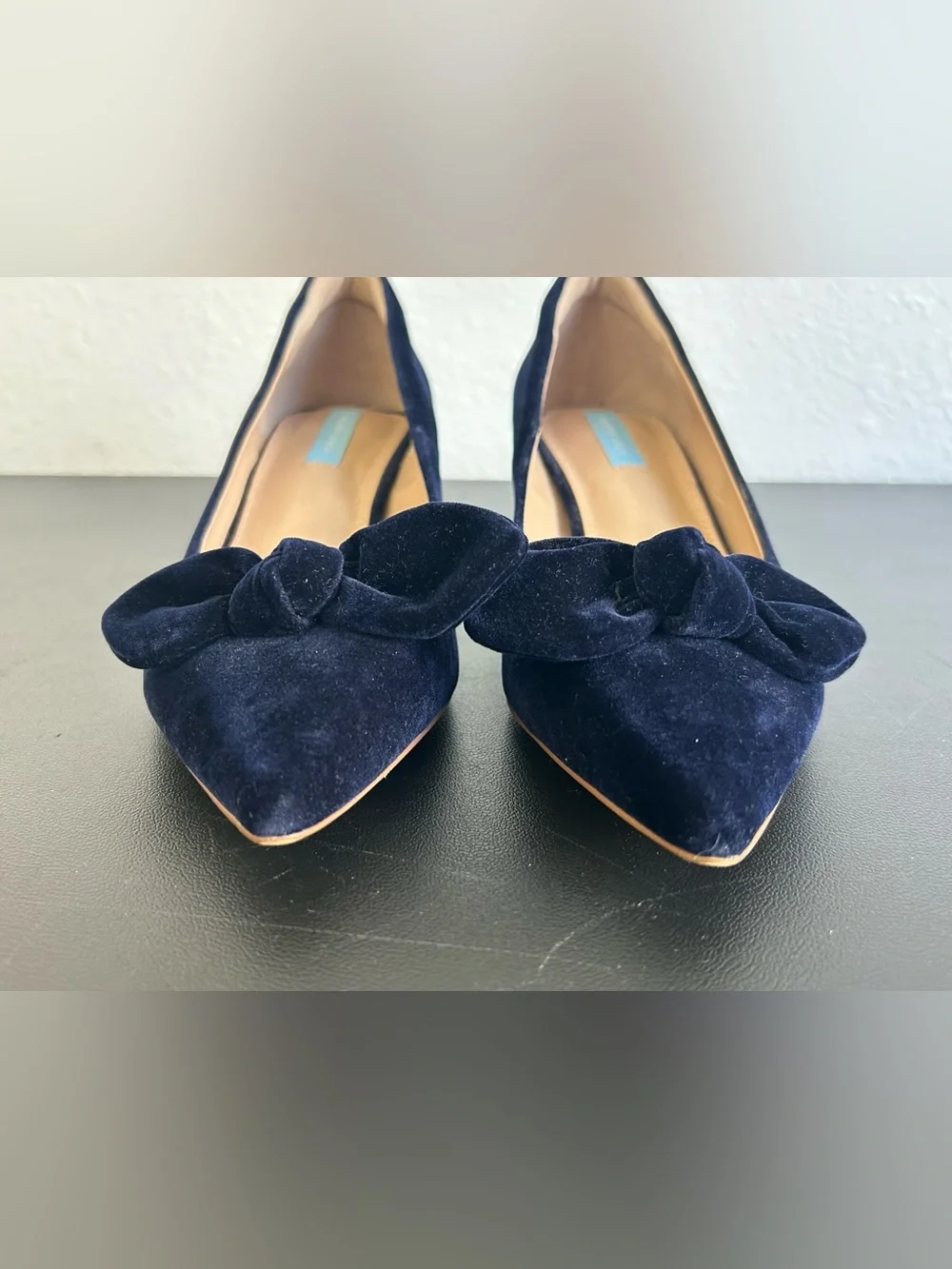 DRAPER JAMES Size 8.5 Velvet Navy Blue Pointed Pumps SQUARE HEEL BOW
